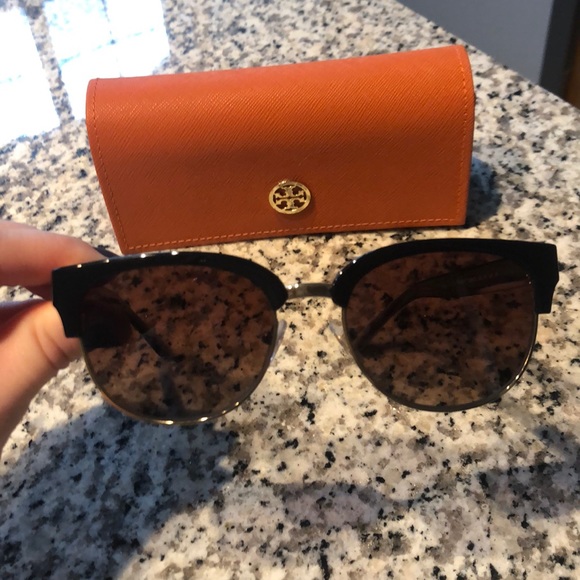 Tory Burch sunglasses - Picture 3 of 3